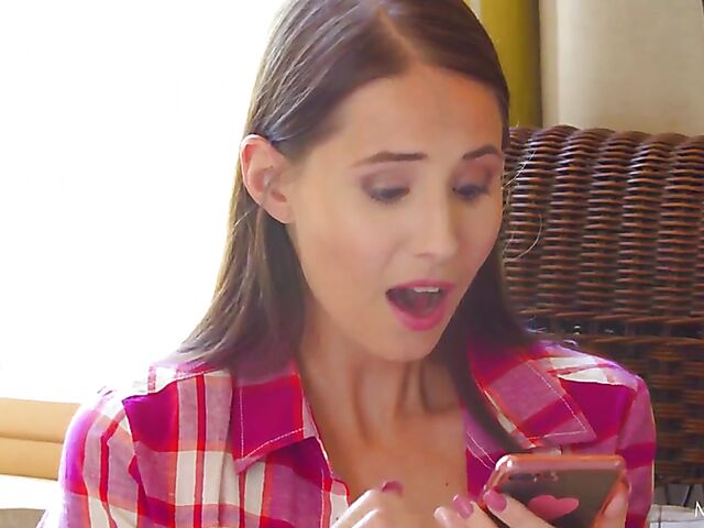 Solo babe in pink Vanessa Angel playing gaming and fingering her pussy