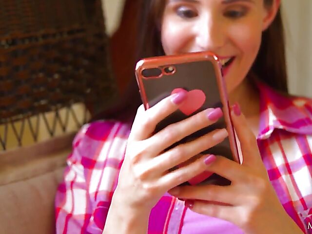 Solo babe in pink Vanessa Angel playing gaming and fingering her pussy