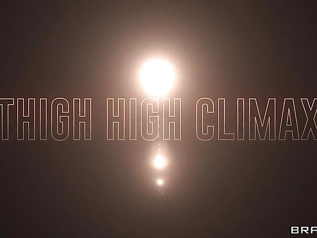 Big booty ebony with nice boobs Ms London loves it white