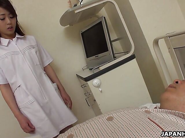 Reina Wamatsu - Japanese nurse blowjob in the hospital