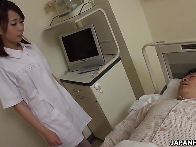 Reina Wamatsu - Japanese nurse blowjob in the hospital