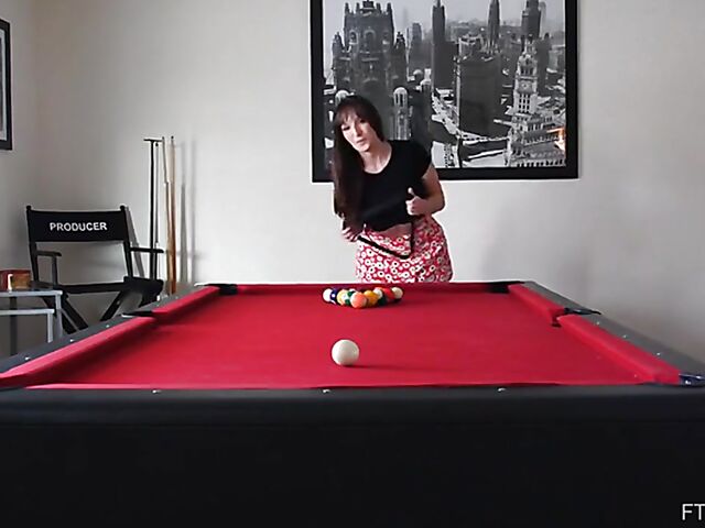 Lexi Luna - Perfect MILF masturbation with her new toys