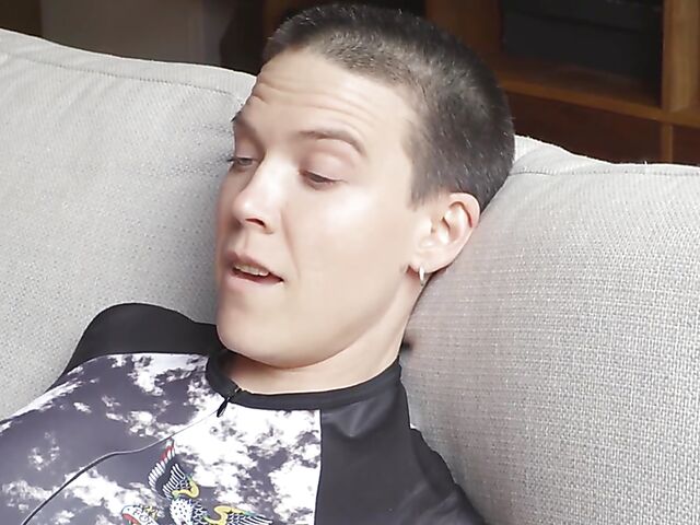 Mannish girl Elliott is into dildo masturbation