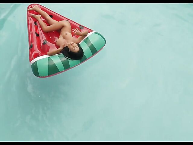 Beautiful asian Kahlisa loves swimming naked