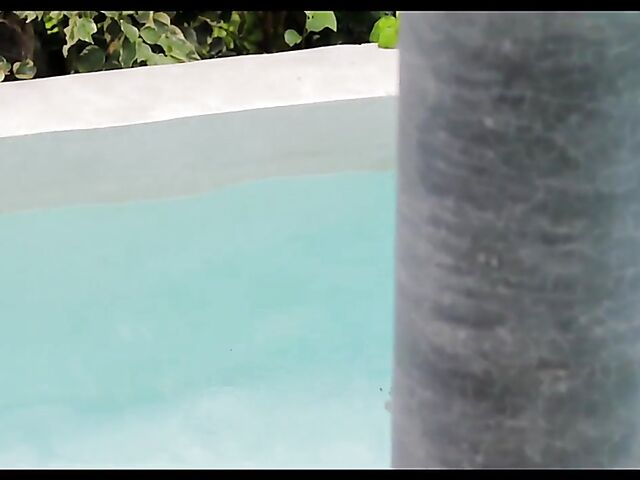 Beautiful asian Kahlisa loves swimming naked