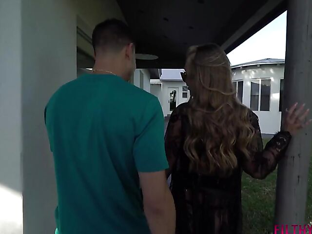  Sexy lingerie fuck with hot looking Jeanie Marie