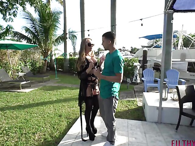  Sexy lingerie fuck with hot looking Jeanie Marie