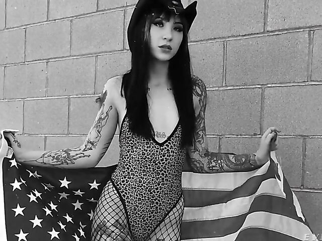 Charlotte Sartre - Anal dildo gape and asshole stuffing with food