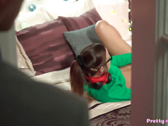 Cindy Shine - Flat chested shaved teen creampie with an experienced man