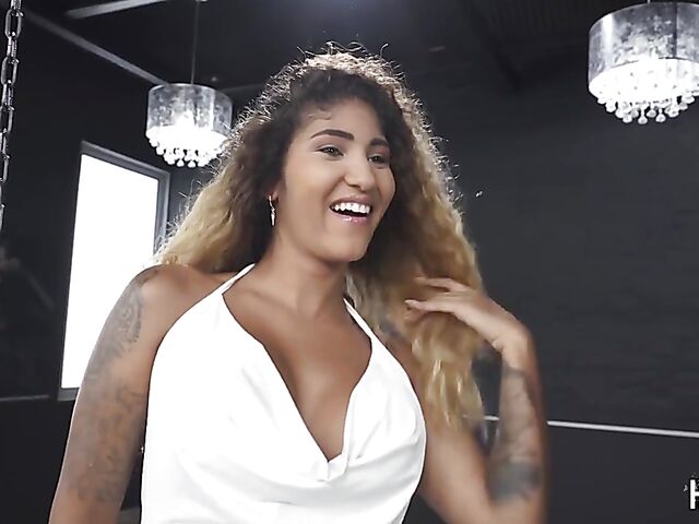 Venus Afrodita - Dark-skinned latina and black cock anal session