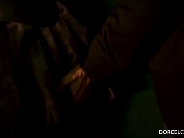 Euro pornstar Valentina Nappi anal with two men