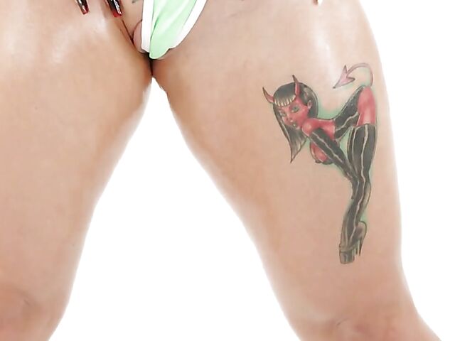 Wet cock addict Payton Preslee with big oiled ass and tits