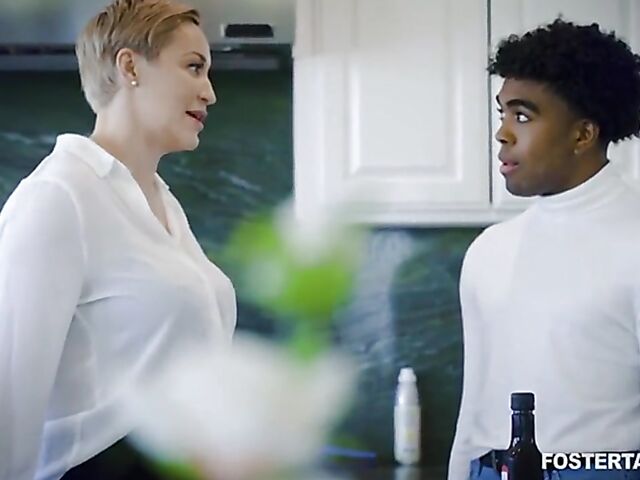 Ryan Keely & Hannah Grace - MILF teaches siblings in interracial threesome