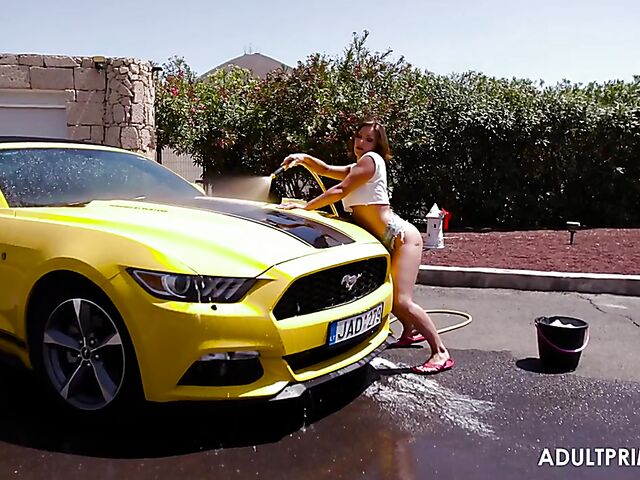 Car wash and outdoor sex with super hot Alexis Cherry