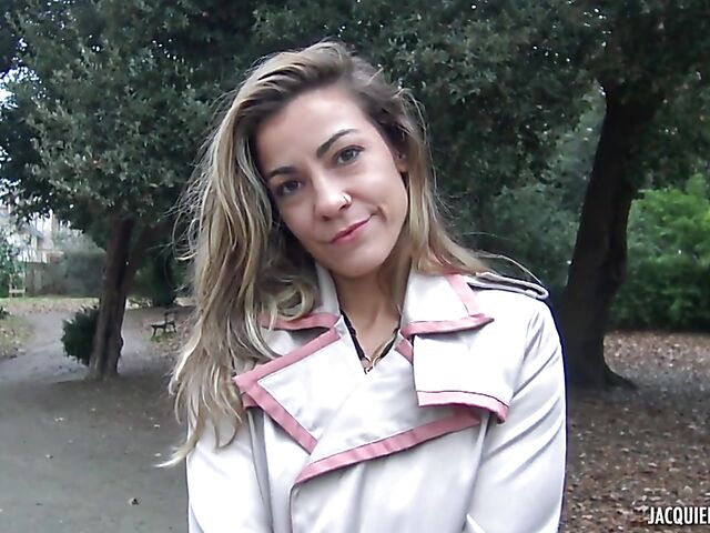 Kinahaya - Elegant French lady in lingerie DP