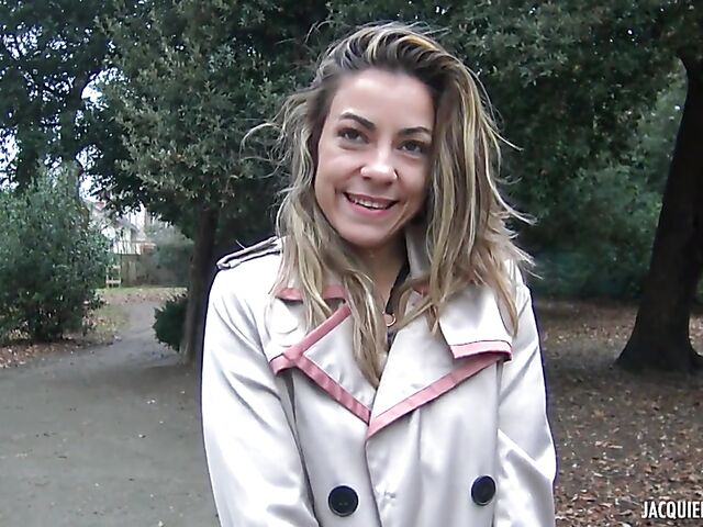 Kinahaya - Elegant French lady in lingerie DP