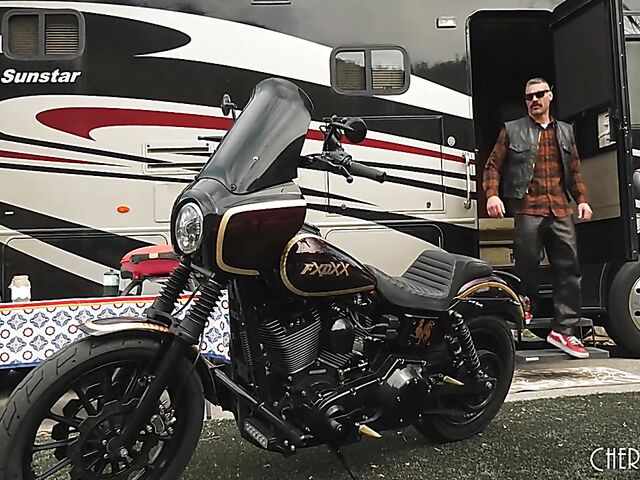 Charles Dera puts his cock in Nicole Kitt's young black pussy