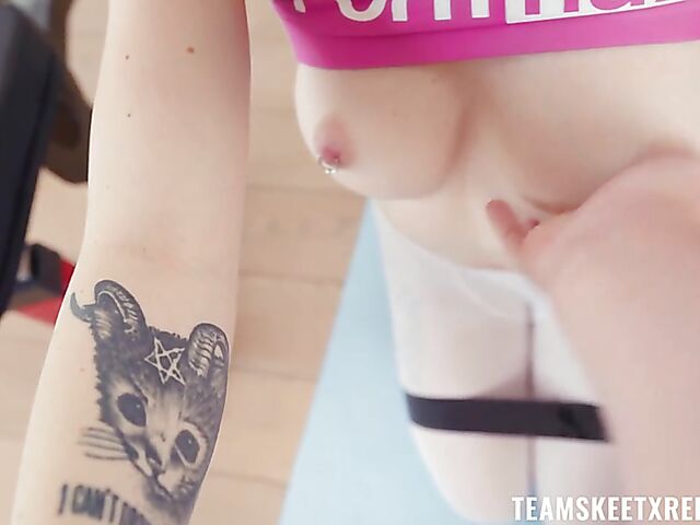 Reislin Money - Fitness babe in ripped leggings anal fucked POV