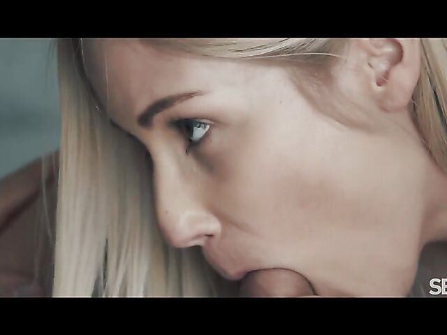 Morning sex in bed with magnificent blonde Sharon White