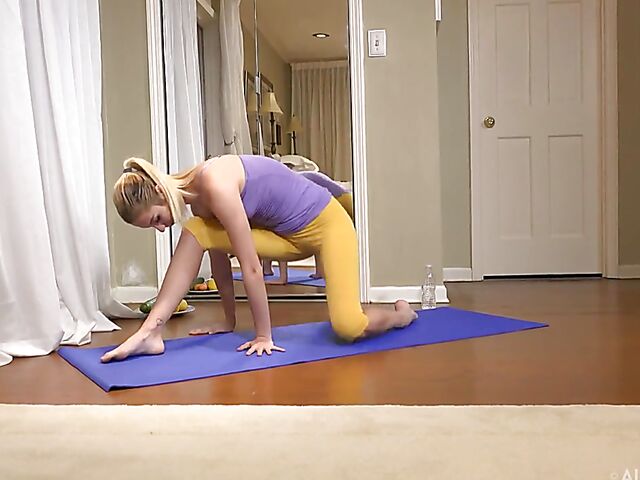 Sophia Sweet - Skinny flexible teen nude yoga, vegetable insertion and pussy lips stretching BTS