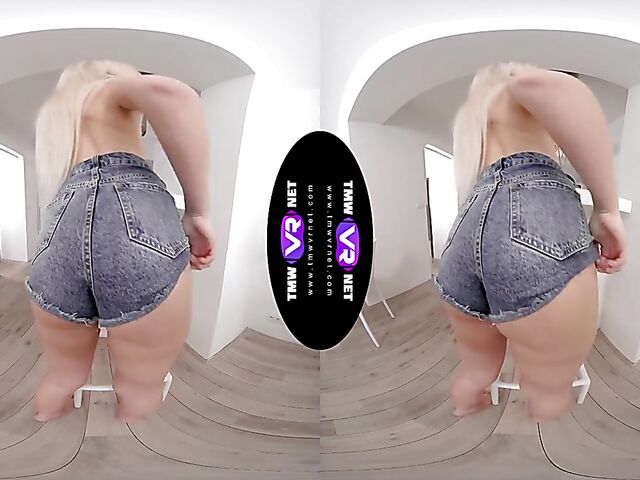 Jenny Wild - Blonde masturbation video in VR 3D 
