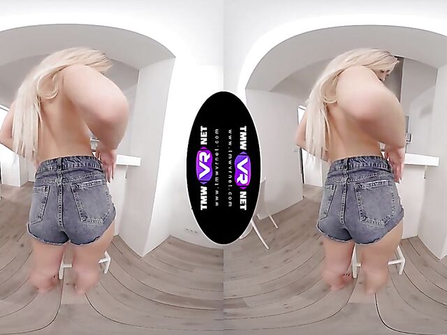 Jenny Wild - Blonde masturbation video in VR 3D 