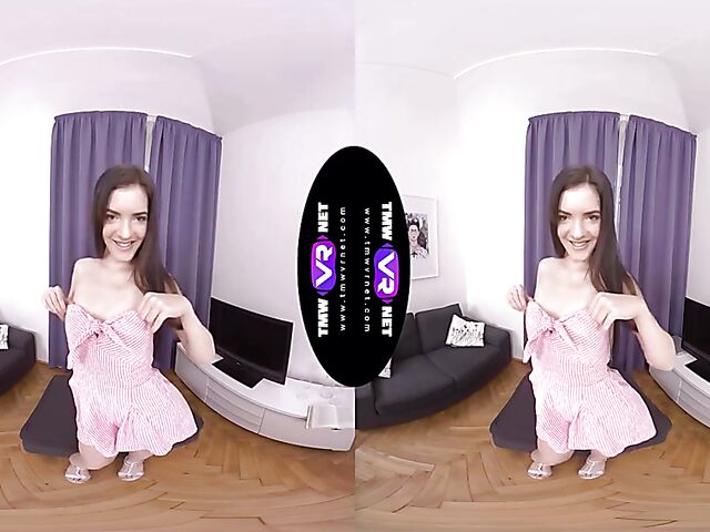 3D Virtual reality solo with sweet Annie Darling fingering herself in front of you
