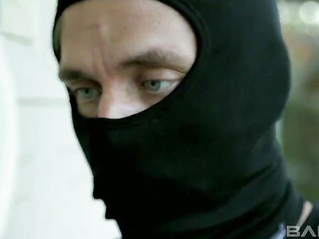 Gorgeous MILF with perfect tits Kagney Linn Karter fucks the burglar