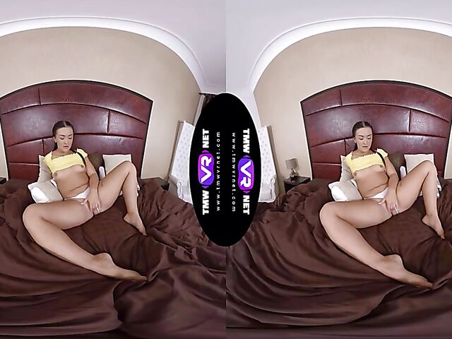 Zuzu Sweet's white panties solo and pussy fingering in VR 3D