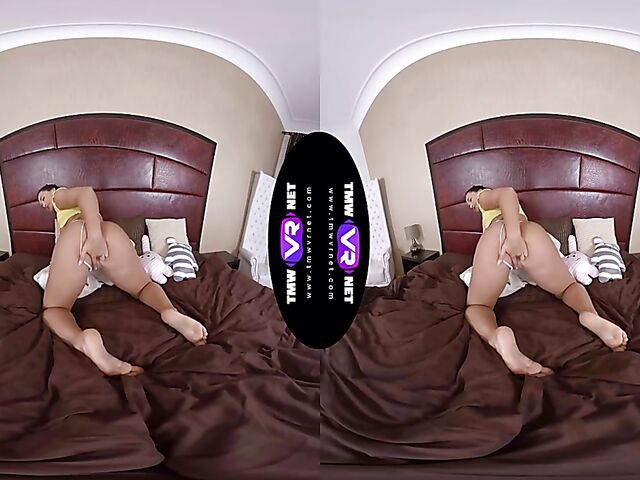 Zuzu Sweet's white panties solo and pussy fingering in VR 3D