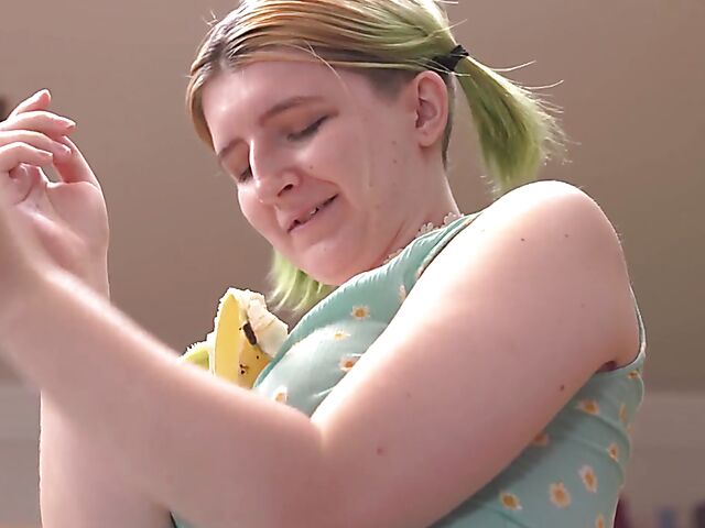 Australian chubby girl Everest playing with fruit and masturbating on the counter
