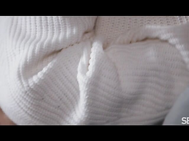 2 lines get Cristal Caitlin in the mood for passionate sex