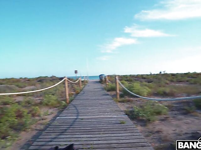 Natasha La Piedra - Spanish hottie's public sex adventure on the way to the beach