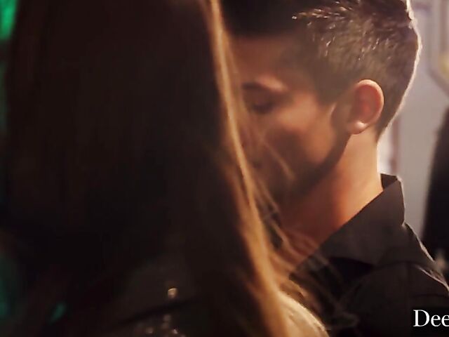 Kinky photoshoot and BBC threesome with hot models Ashley Lane and Naomi Swann