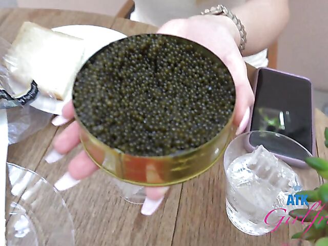 Breakfast and sex with your POV girlfriend Paris White