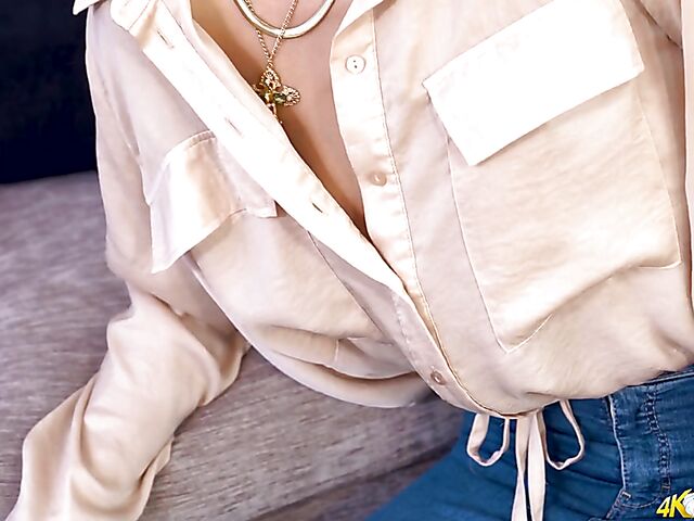 Downblouse jerk instructions from flat chested Rose R