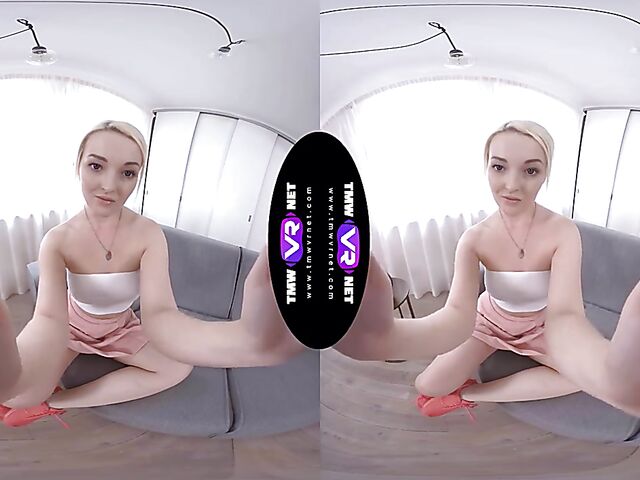 Lovita Fate - Frisky blonde girl masturbates in VR 3D
