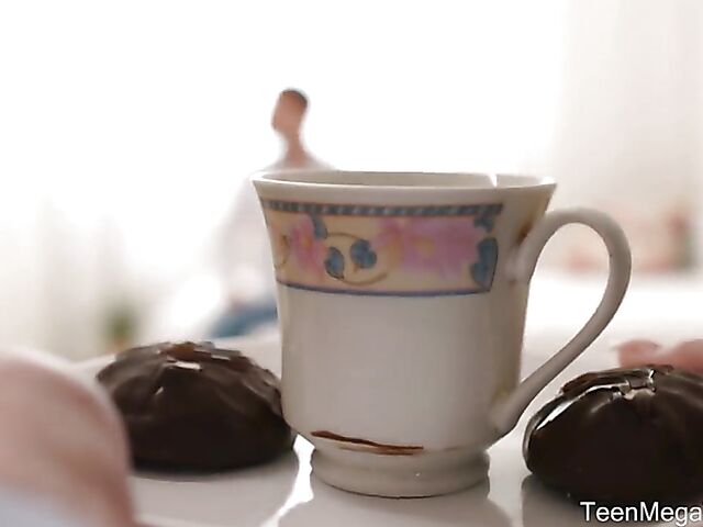 Drinking tea with cute brunette Kiara Gold and fucking her nice pussy