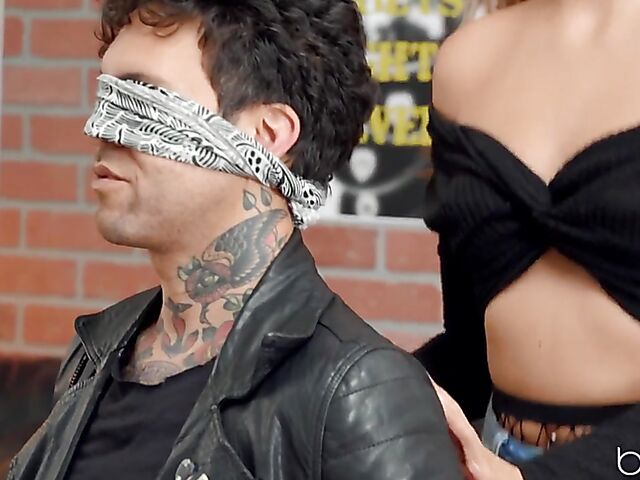 Pierced nipple bombshell in fishnets Gizelle Blanco gets banged hard