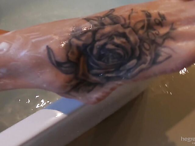 Sali and Quin bathtub masturbation and sex POV