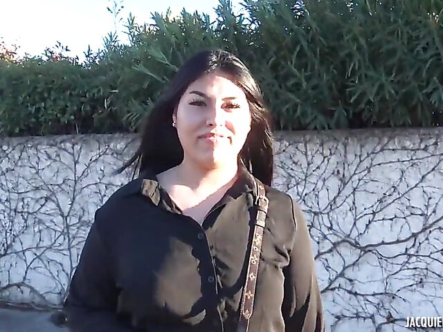 Gloria's first threesome with horny french lady Angelina
