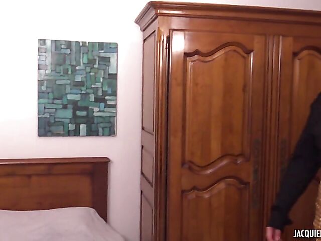 Gloria's first threesome with horny french lady Angelina