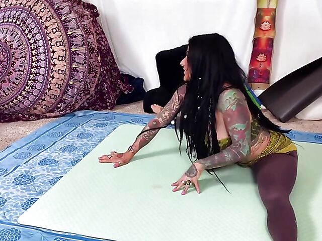 Lesbian yoga with flexible milfs Serene Siren and Jenevieve Hexxx