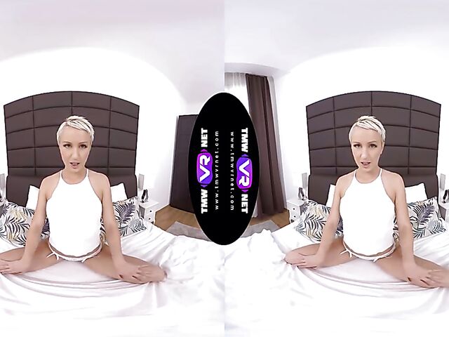 Kittina Oratory - Blonde short hair solo in VR 3D