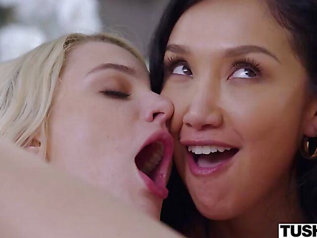 Kenna James and Vicki Chase anal and foursome DP with lucky guys