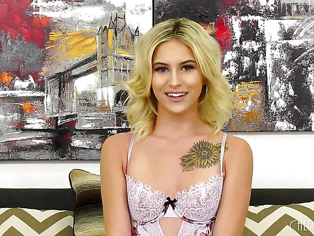 Kiara Cole's solo show with her new sex toys