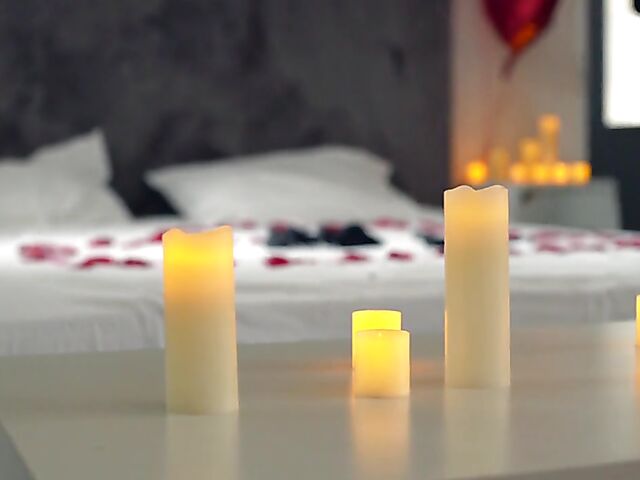 Valentine's Day fuck with cute brunette Emily Willis