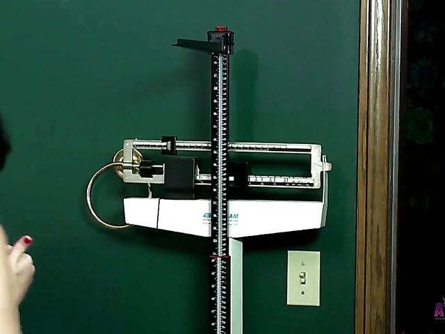 Nude interview with Alexis Blaze taking her body measurements