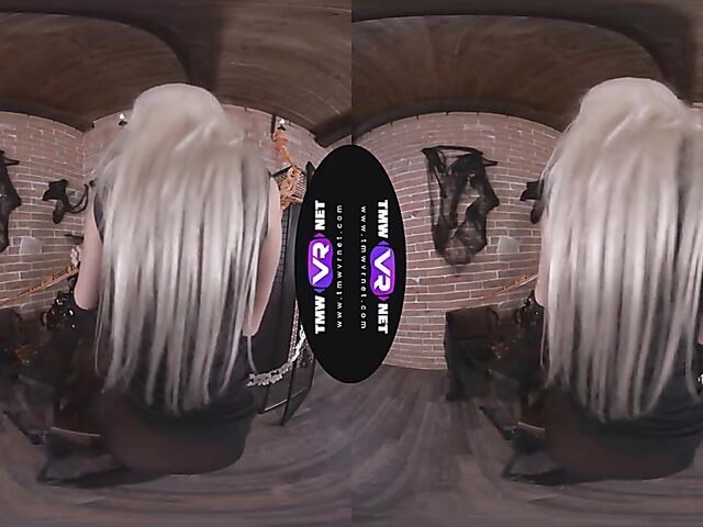 Karol Lilien - Blonde solo VR porn in her skeleton costume