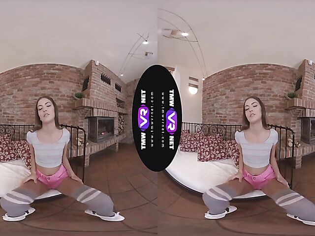 Cindy Shine solo tease and fingering in VR 3D